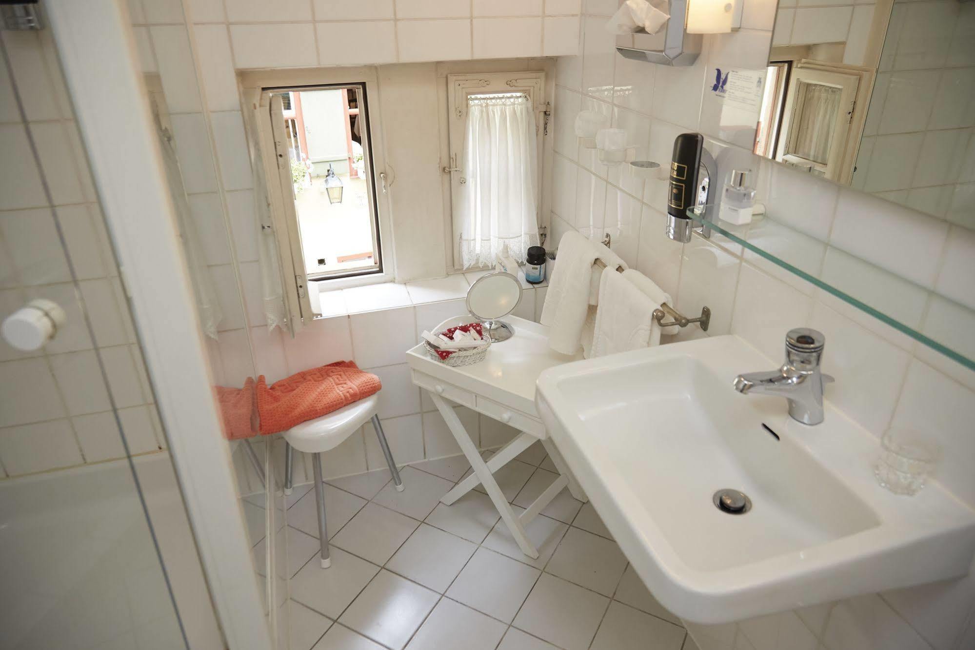 Hotel Weisses Ross Dinkelsbühl Esterno foto