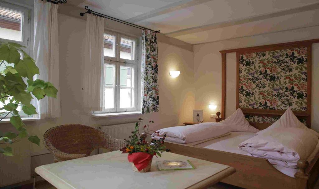 Hotel Weisses Ross Dinkelsbühl Esterno foto